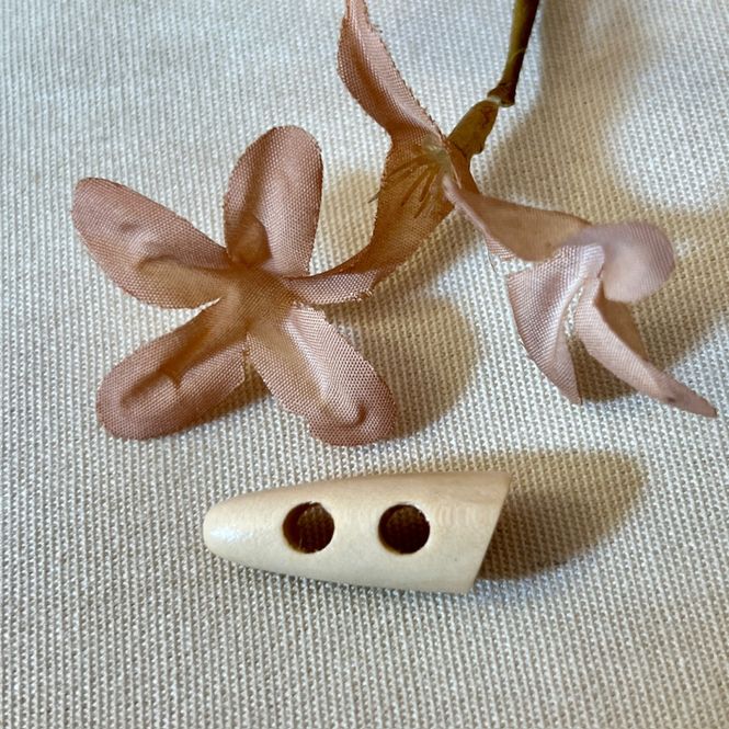 Hovedbilde Duffelknapp med spiss - Ubleket hvit